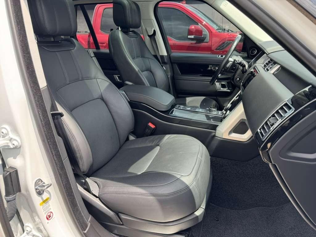 Land Rover Range Rover Vehicle Full-screen Gallery Image 14