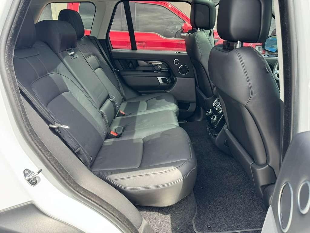 Land Rover Range Rover Vehicle Full-screen Gallery Image 16