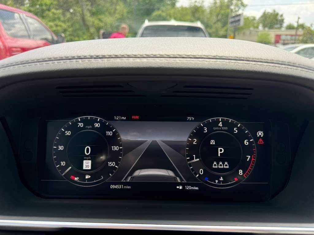 Land Rover Range Rover Vehicle Full-screen Gallery Image 21