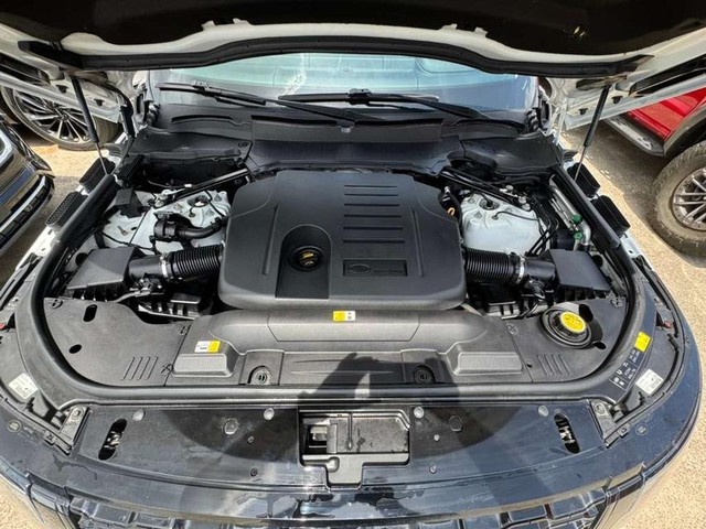 Land Rover Range Rover Vehicle Full-screen Gallery Image 28