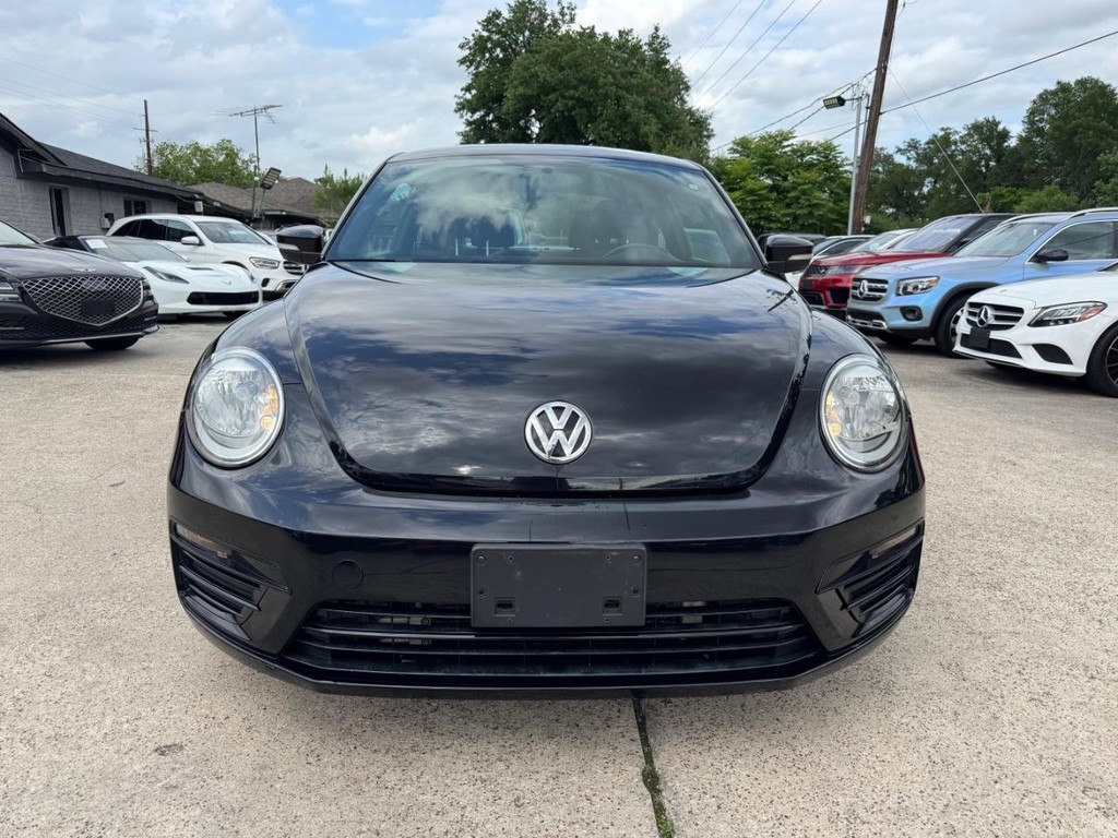 Volkswagen Beetle Vehicle Full-screen Gallery Image 02