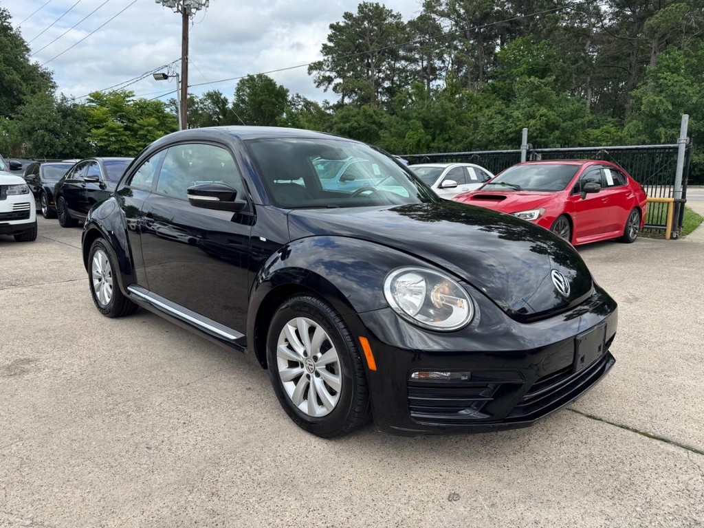 Volkswagen Beetle Vehicle Full-screen Gallery Image 04
