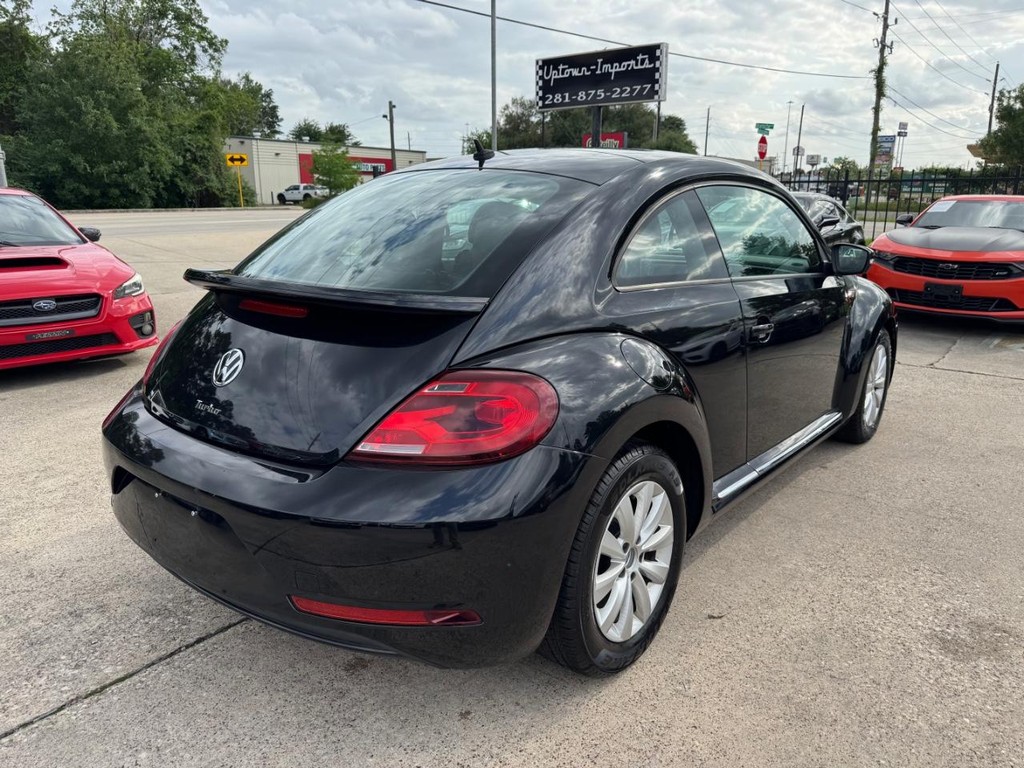 Volkswagen Beetle Vehicle Full-screen Gallery Image 06