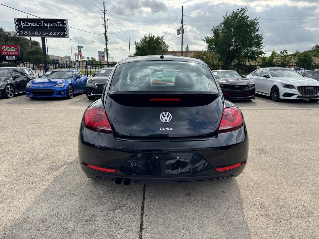 Volkswagen Beetle Vehicle Full-screen Gallery Image 07