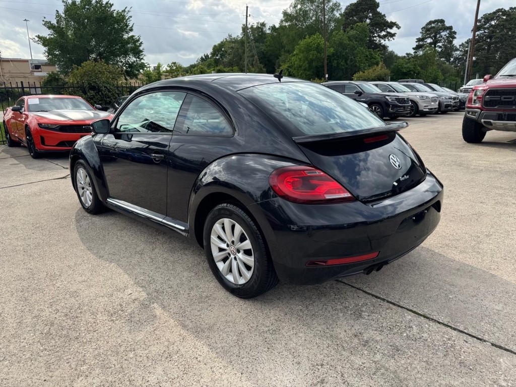 Volkswagen Beetle Vehicle Full-screen Gallery Image 08