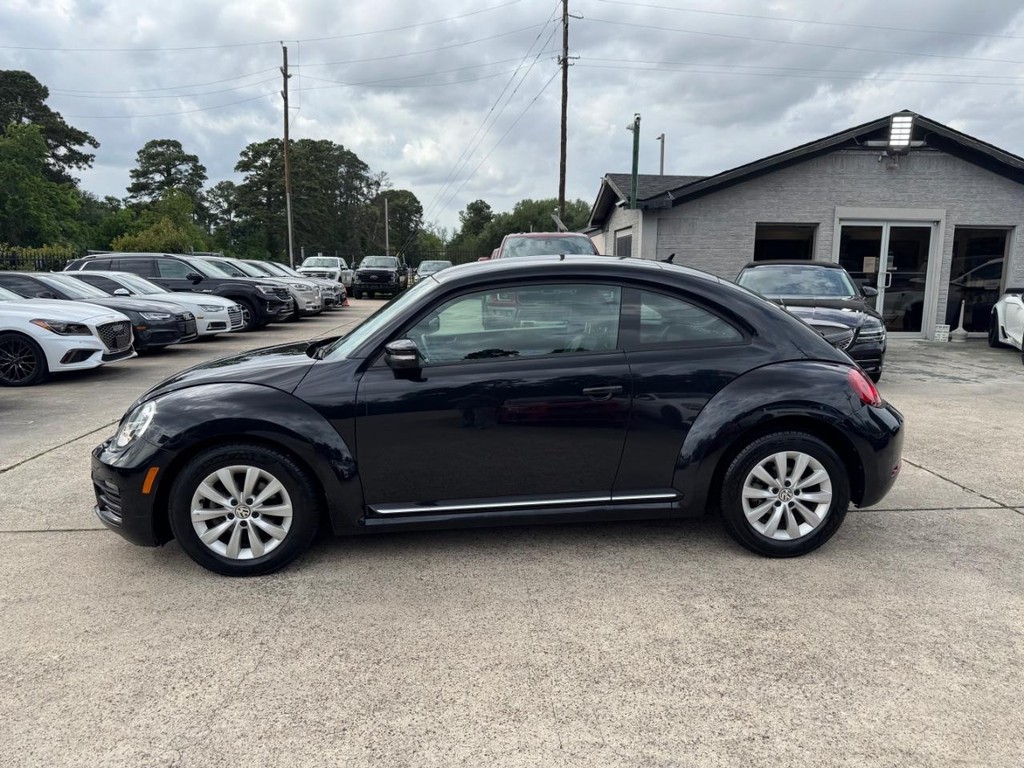 Volkswagen Beetle Vehicle Full-screen Gallery Image 09