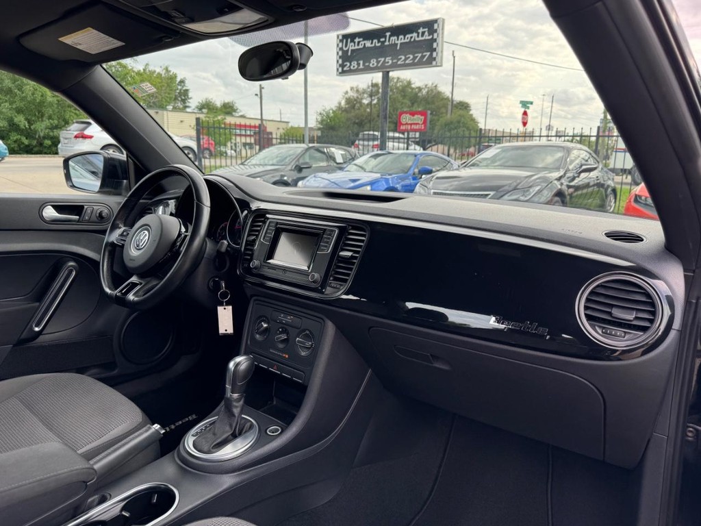 Volkswagen Beetle Vehicle Full-screen Gallery Image 13