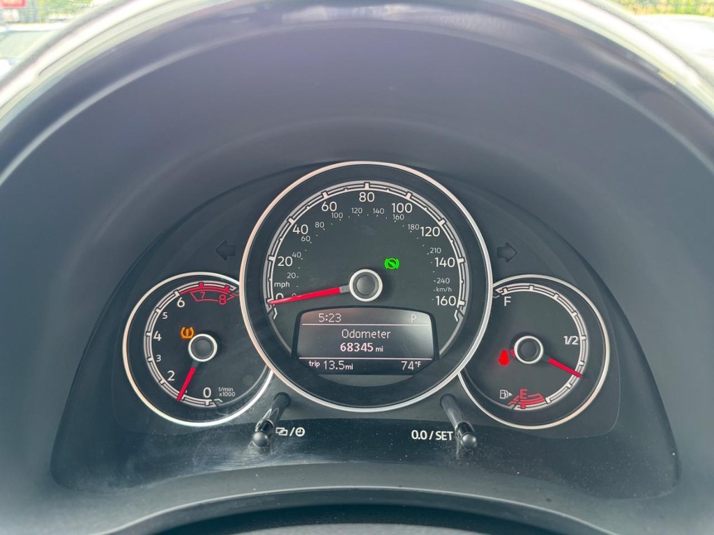 Volkswagen Beetle Vehicle Full-screen Gallery Image 19