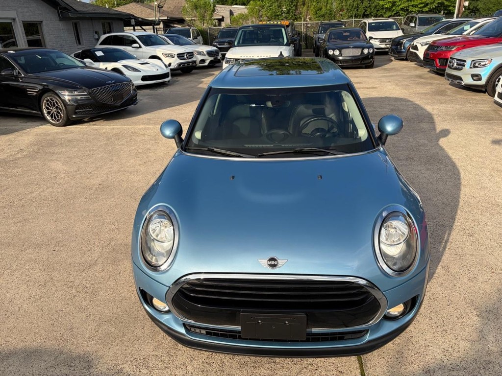 MINI Clubman Vehicle Full-screen Gallery Image 03