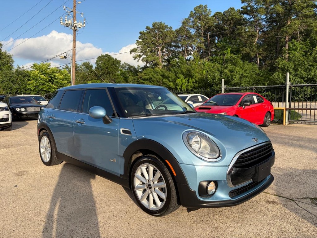 MINI Clubman Vehicle Full-screen Gallery Image 04