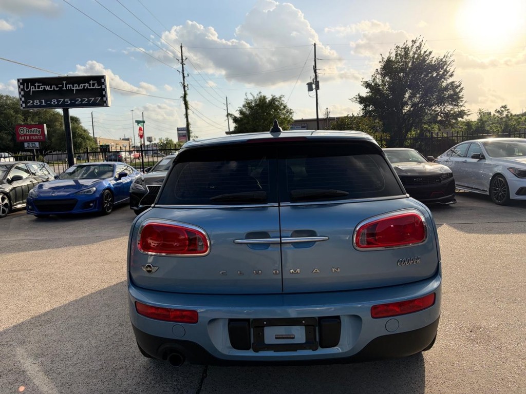 MINI Clubman Vehicle Full-screen Gallery Image 07