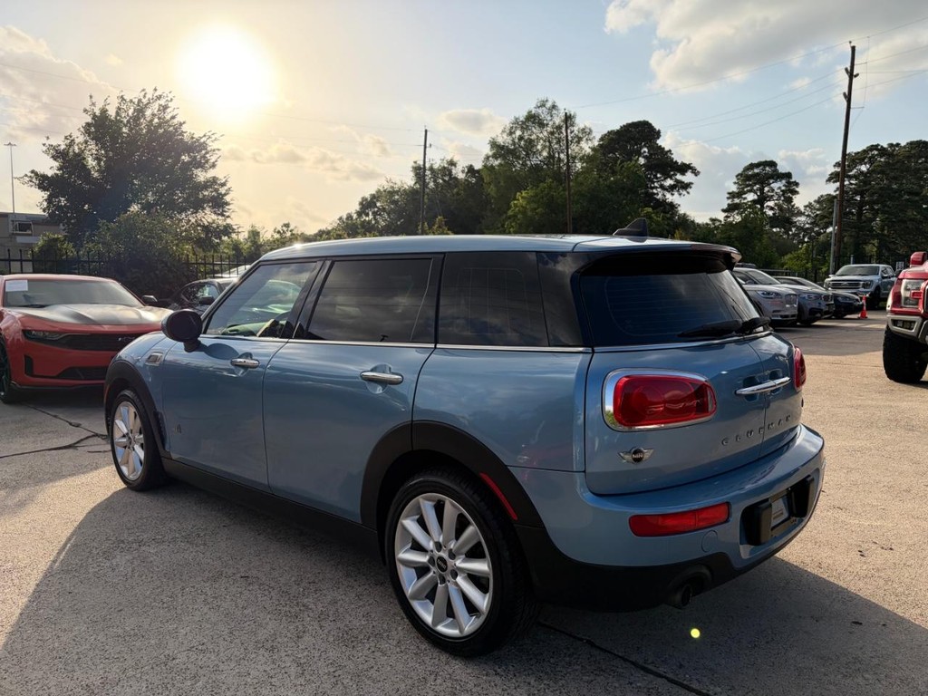 MINI Clubman Vehicle Full-screen Gallery Image 08