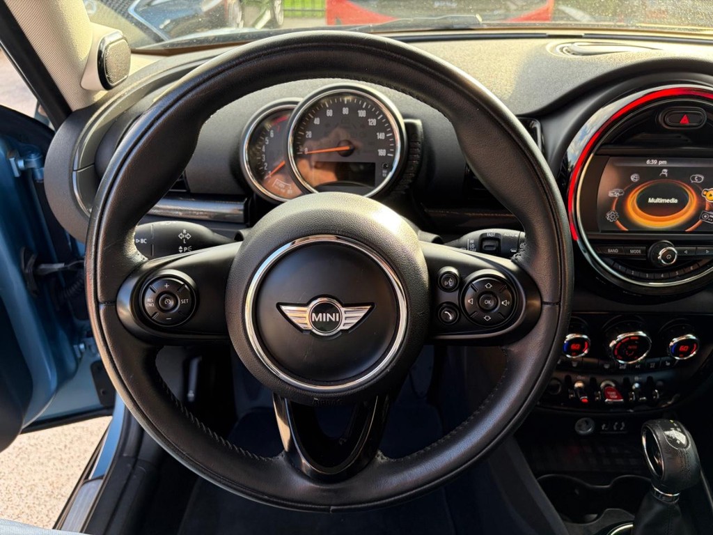 MINI Clubman Vehicle Full-screen Gallery Image 20