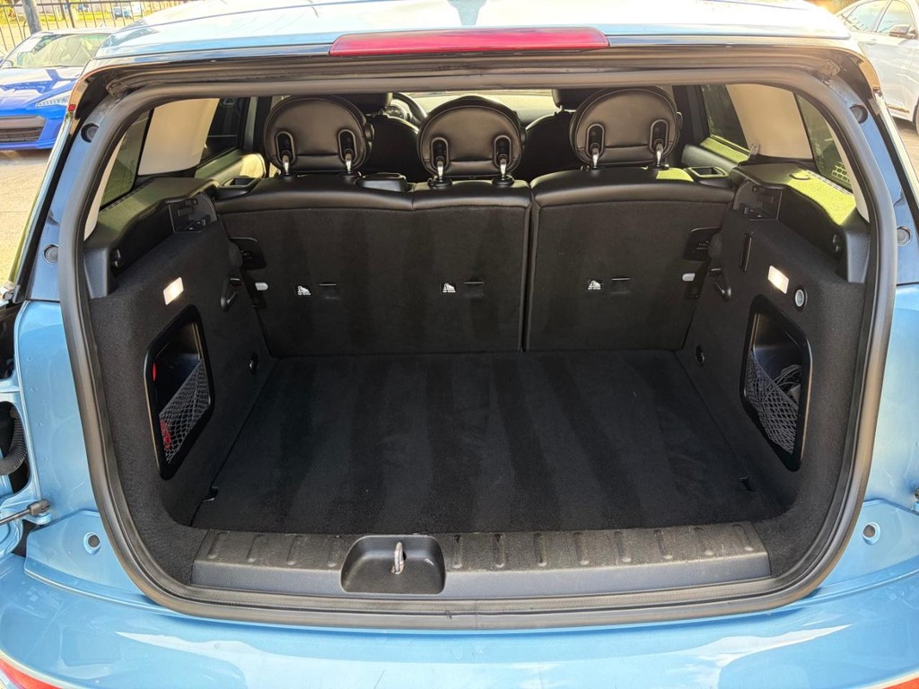 MINI Clubman Vehicle Full-screen Gallery Image 27