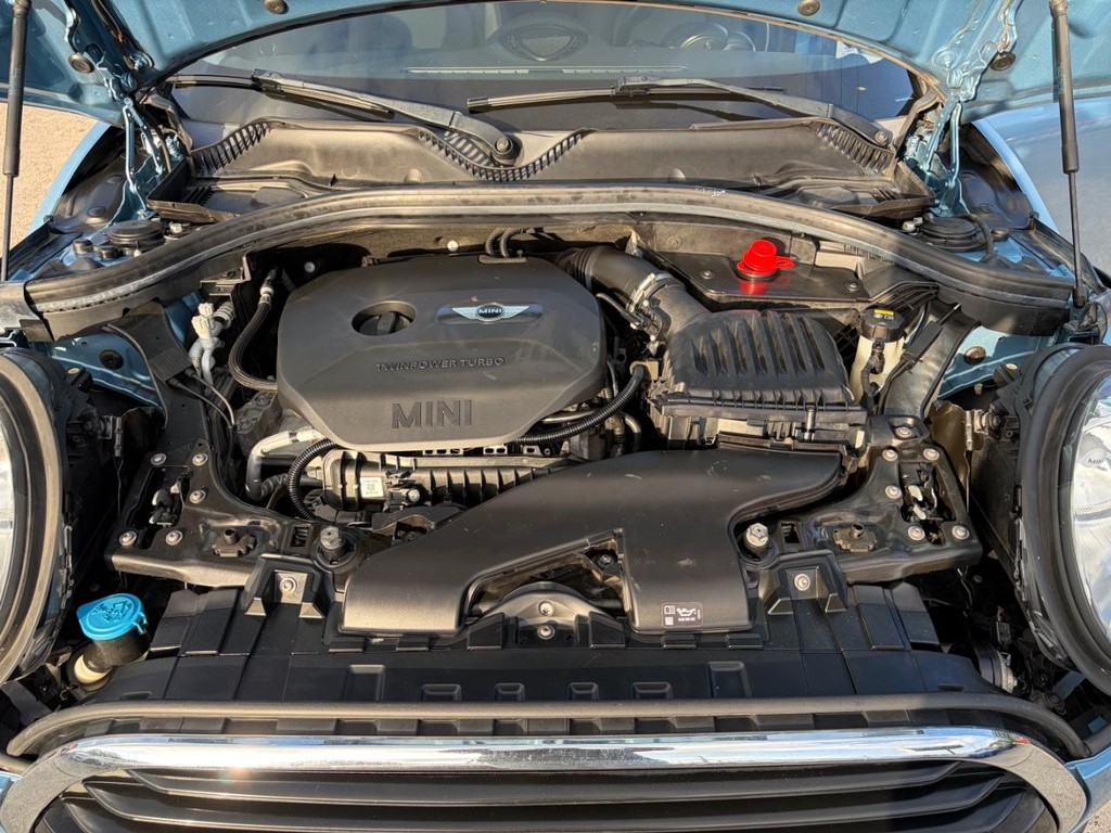 MINI Clubman Vehicle Full-screen Gallery Image 29