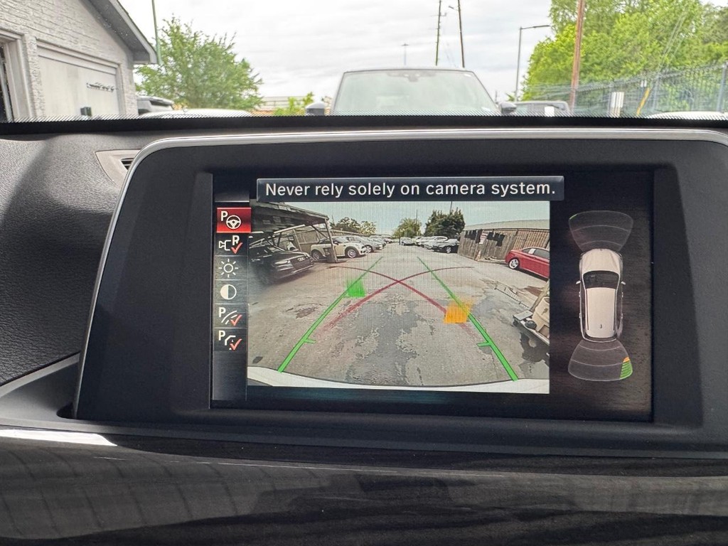 BMW X1 Vehicle Full-screen Gallery Image 26