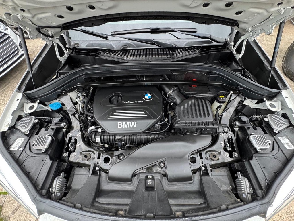 BMW X1 Vehicle Full-screen Gallery Image 28