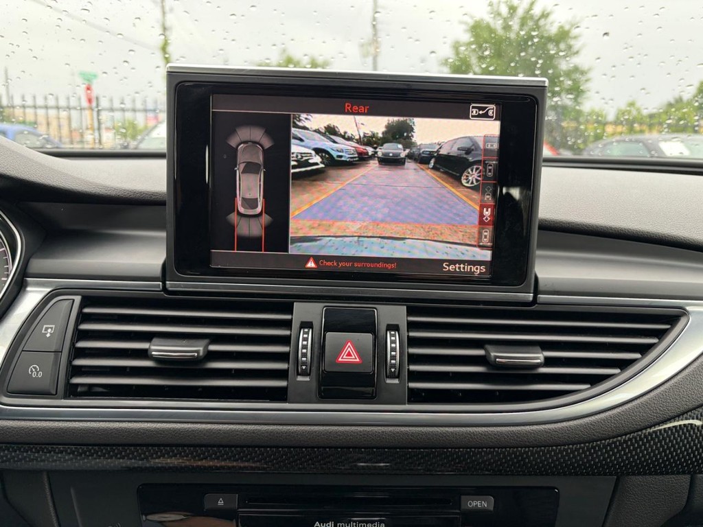 Audi S7 Vehicle Full-screen Gallery Image 08