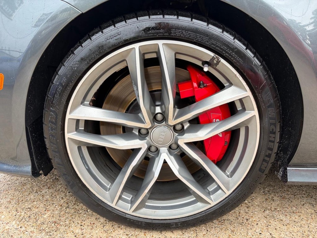 Audi S7 Vehicle Full-screen Gallery Image 12