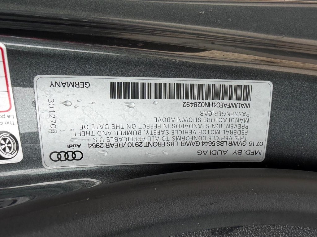 Audi S7 Vehicle Full-screen Gallery Image 14