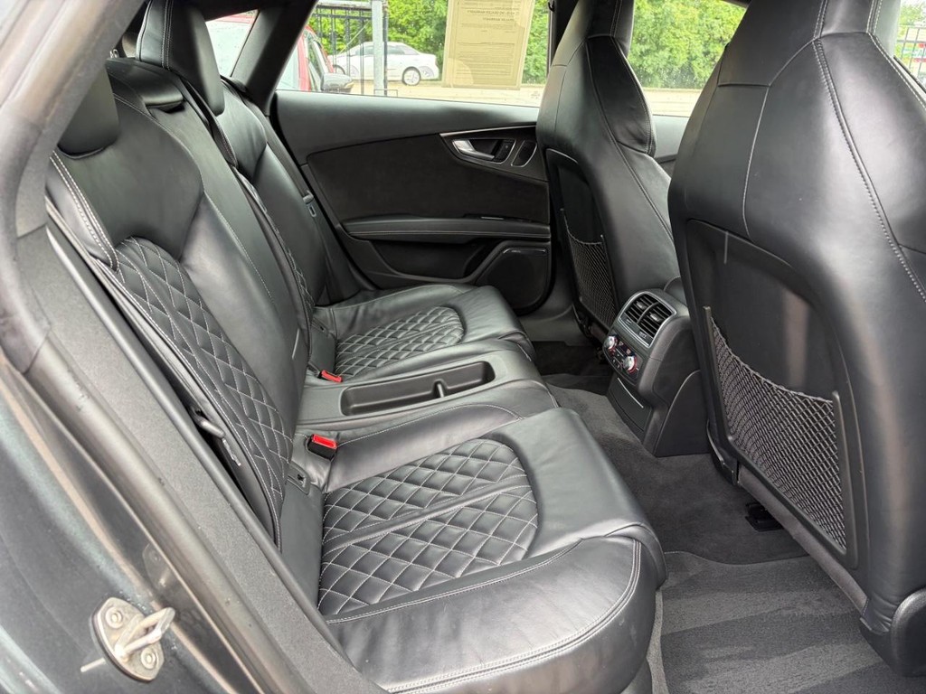 Audi S7 Vehicle Full-screen Gallery Image 16