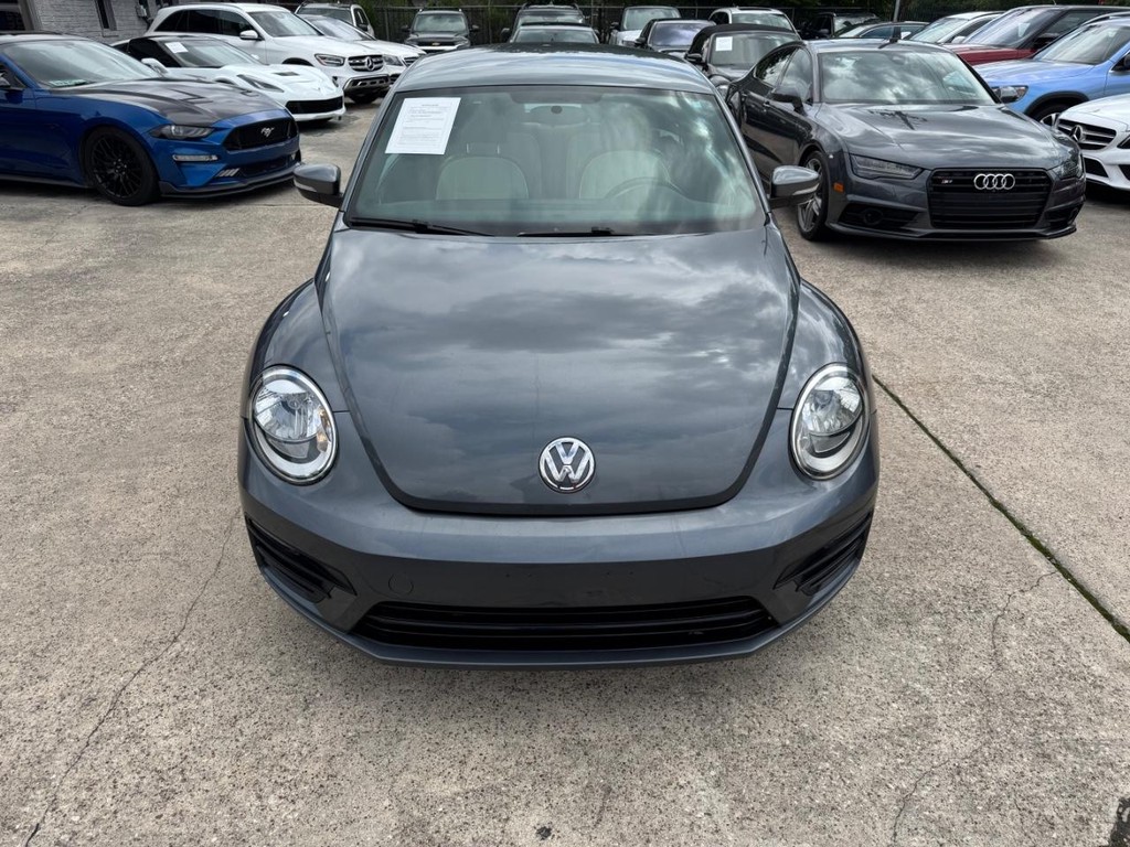 Volkswagen Beetle Vehicle Full-screen Gallery Image 03