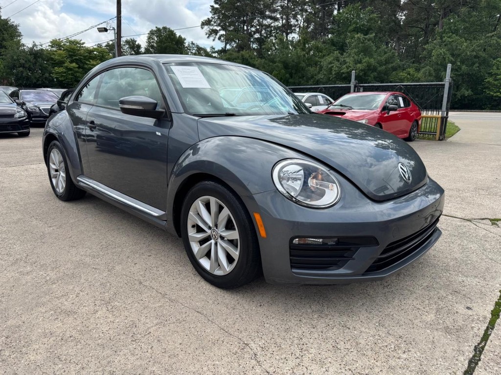 Volkswagen Beetle Vehicle Full-screen Gallery Image 04