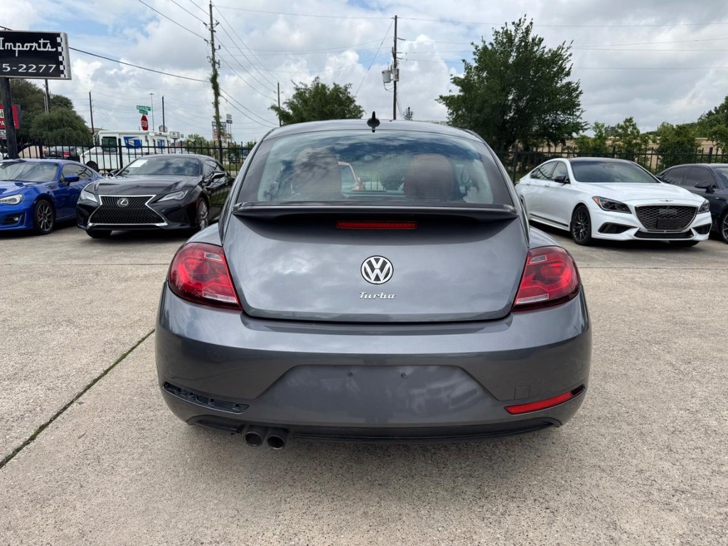 Volkswagen Beetle Vehicle Full-screen Gallery Image 07