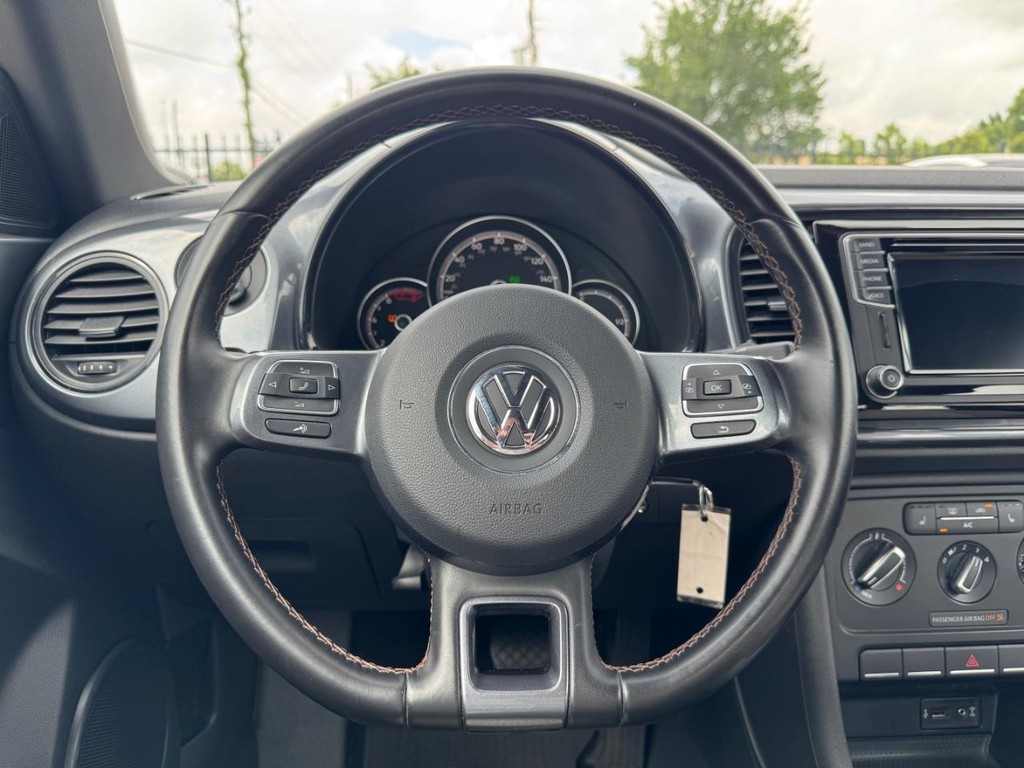 Volkswagen Beetle Vehicle Full-screen Gallery Image 18