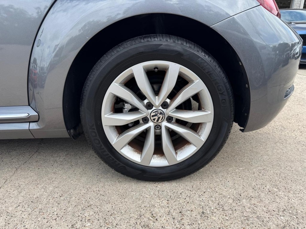 Volkswagen Beetle Vehicle Full-screen Gallery Image 26