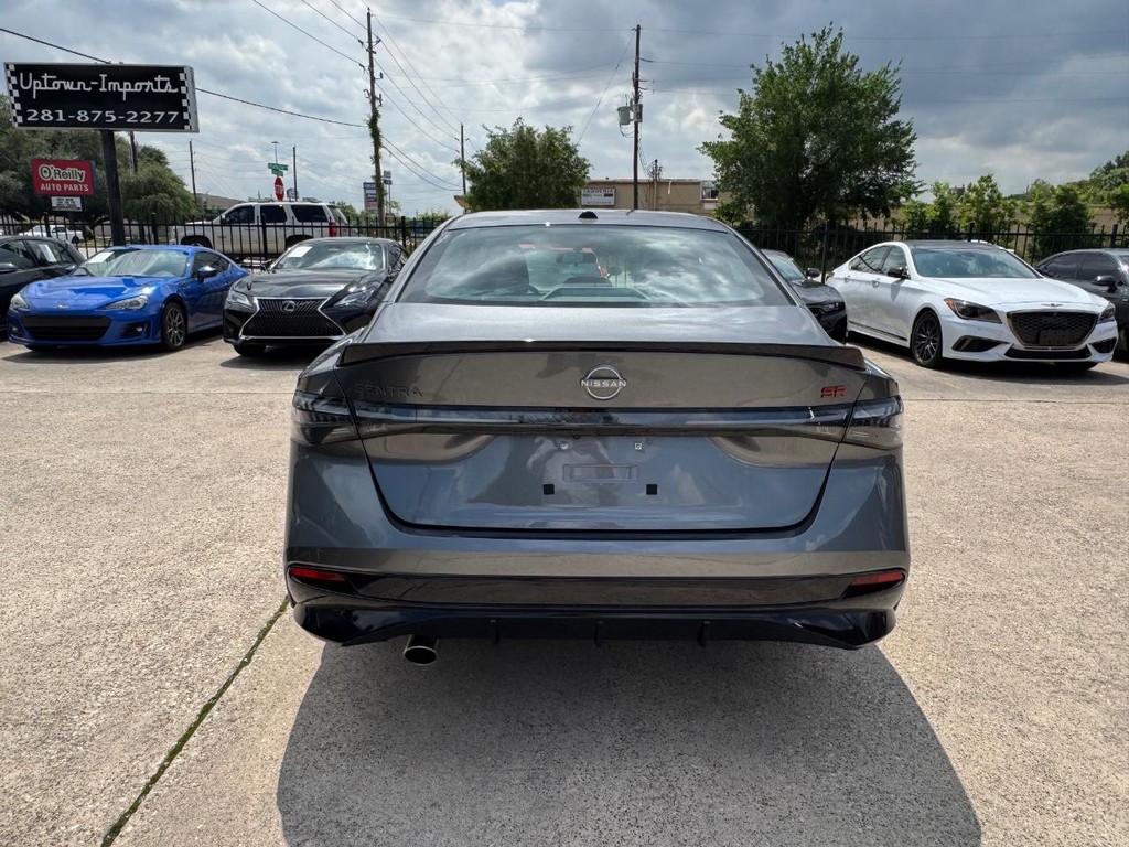 Nissan Sentra Vehicle Full-screen Gallery Image 07