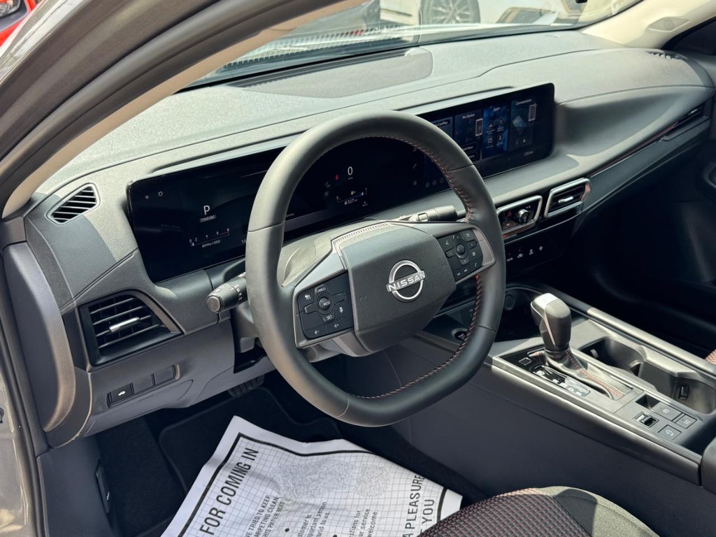 Nissan Sentra Vehicle Full-screen Gallery Image 10