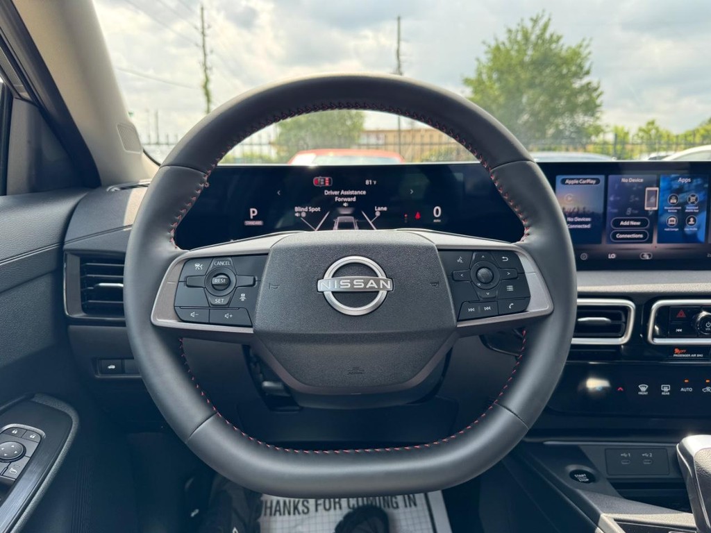 Nissan Sentra Vehicle Full-screen Gallery Image 20