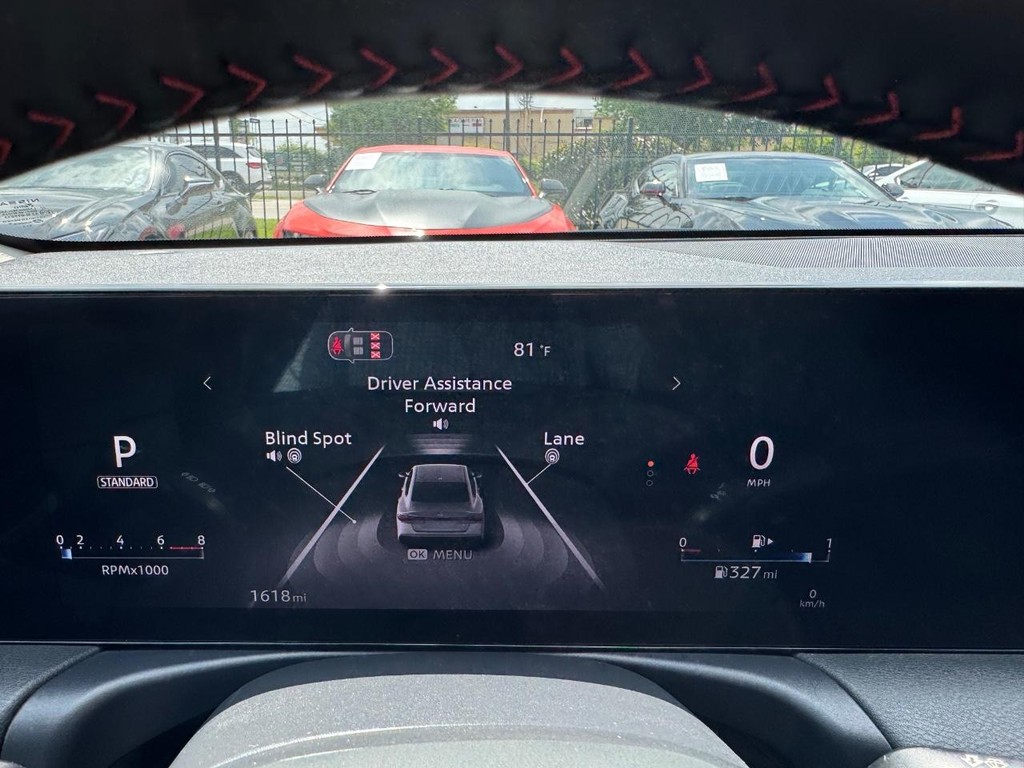 Nissan Sentra Vehicle Full-screen Gallery Image 21