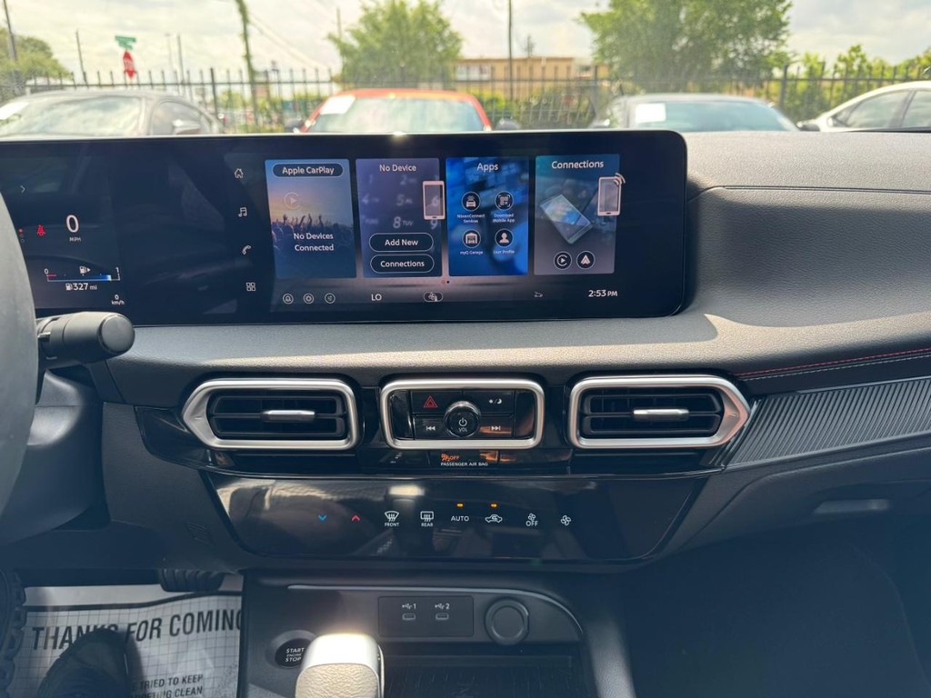 Nissan Sentra Vehicle Full-screen Gallery Image 22