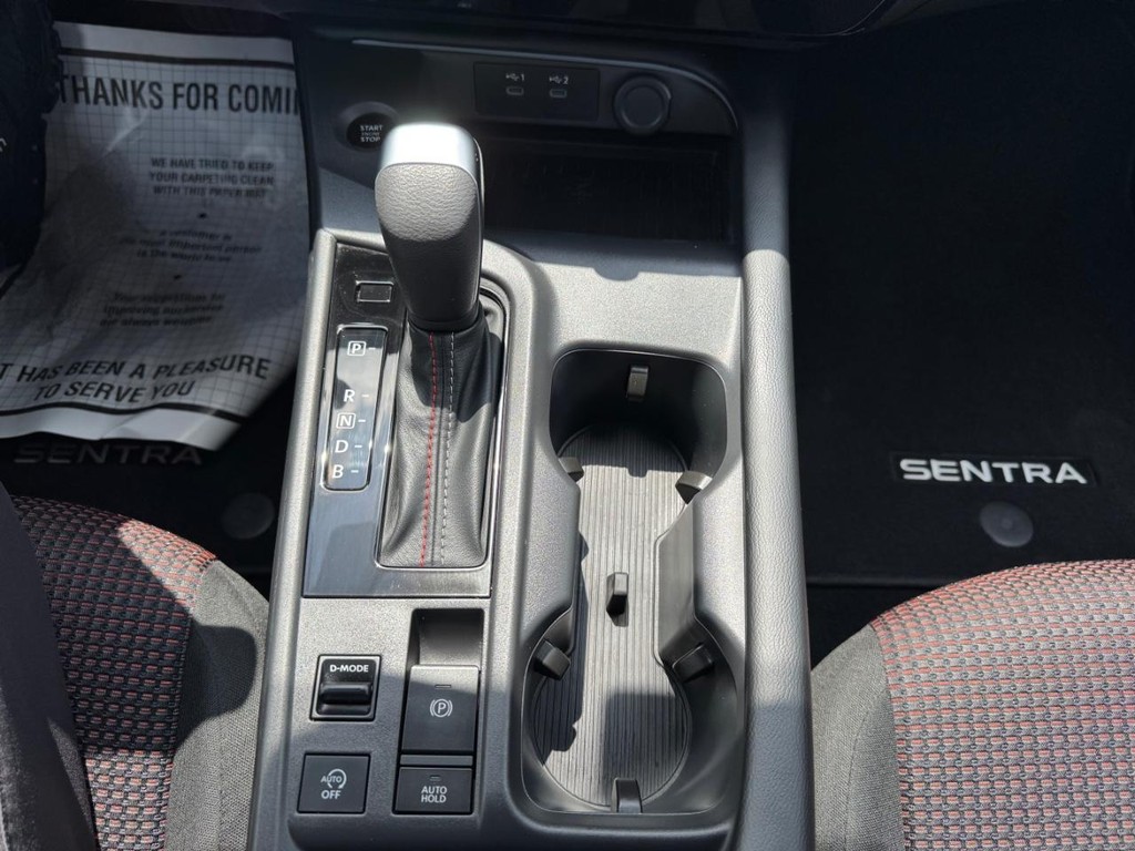 Nissan Sentra Vehicle Full-screen Gallery Image 25