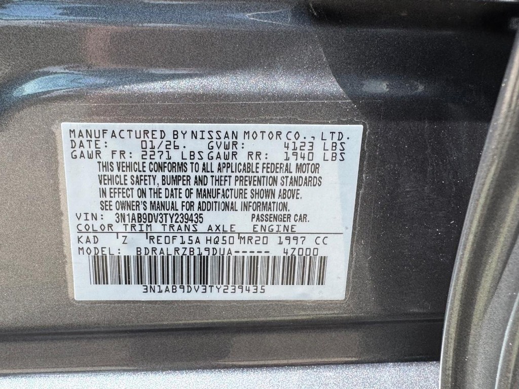 Nissan Sentra Vehicle Full-screen Gallery Image 28