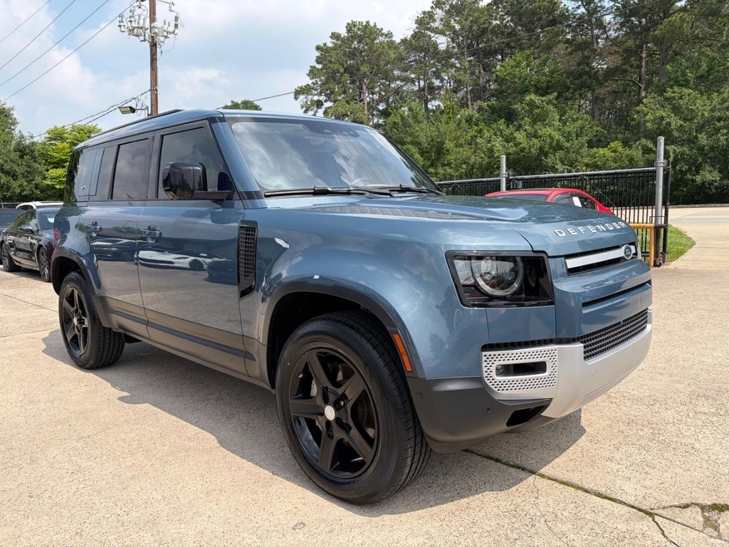 Land Rover Defender Vehicle Full-screen Gallery Image 04
