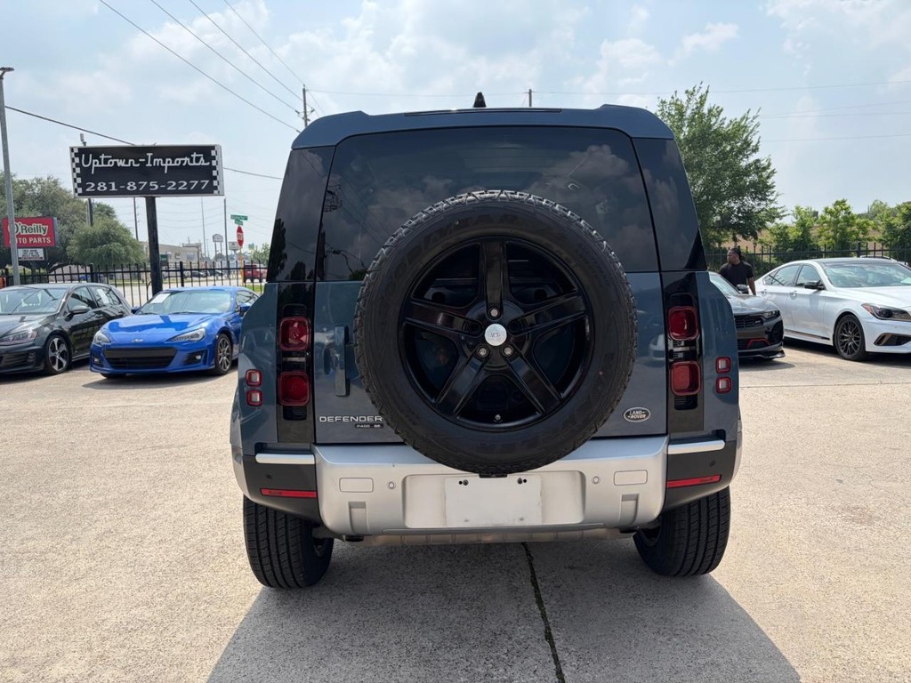 Land Rover Defender Vehicle Full-screen Gallery Image 07