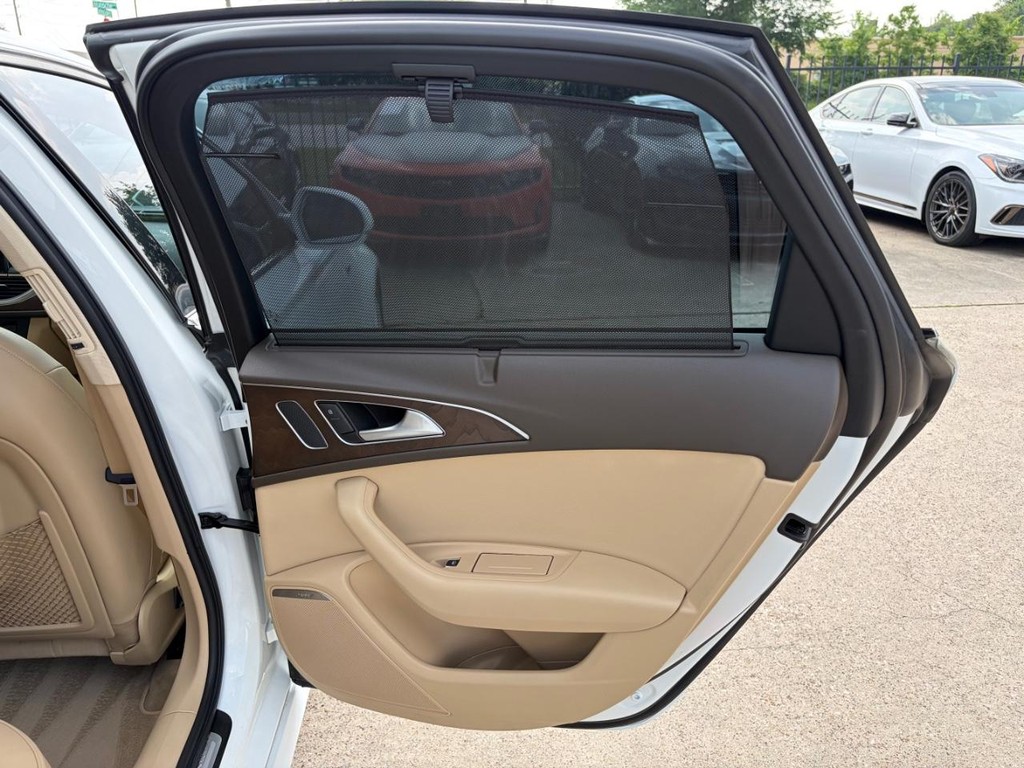 Audi A6 Vehicle Full-screen Gallery Image 17