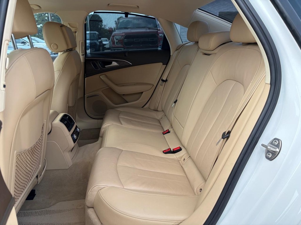 Audi A6 Vehicle Full-screen Gallery Image 18