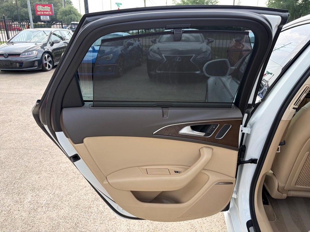 Audi A6 Vehicle Full-screen Gallery Image 19