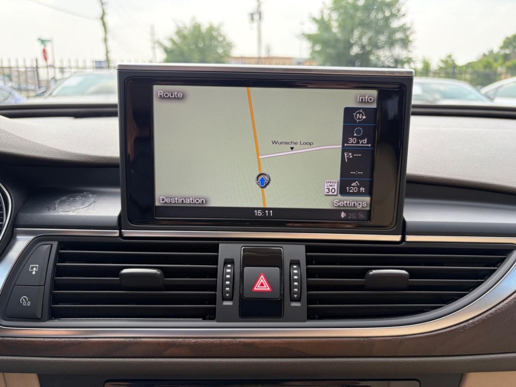 Audi A6 Vehicle Full-screen Gallery Image 22