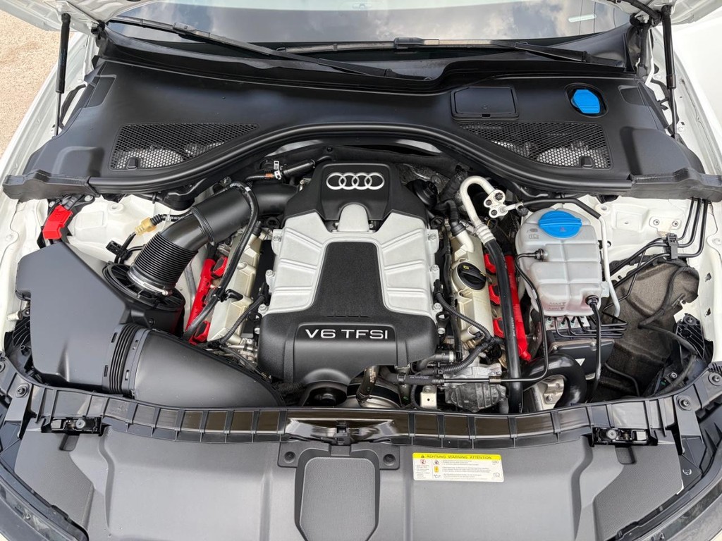 Audi A6 Vehicle Full-screen Gallery Image 29