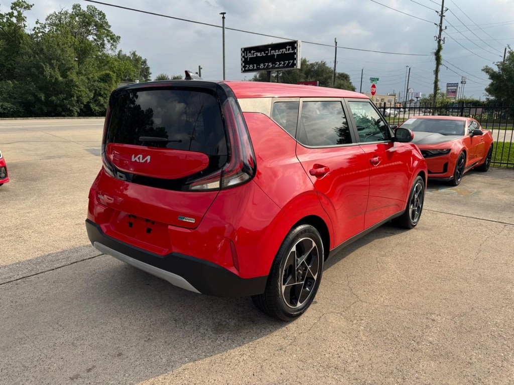 Kia Soul Vehicle Full-screen Gallery Image 06