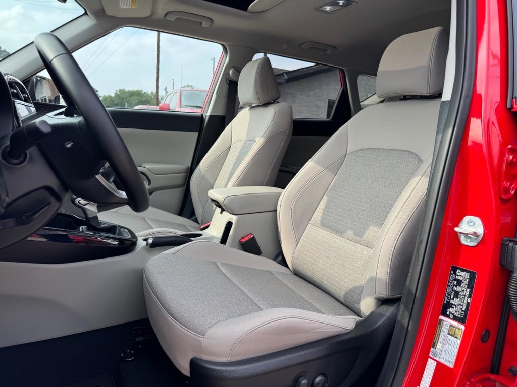 Kia Soul Vehicle Full-screen Gallery Image 11