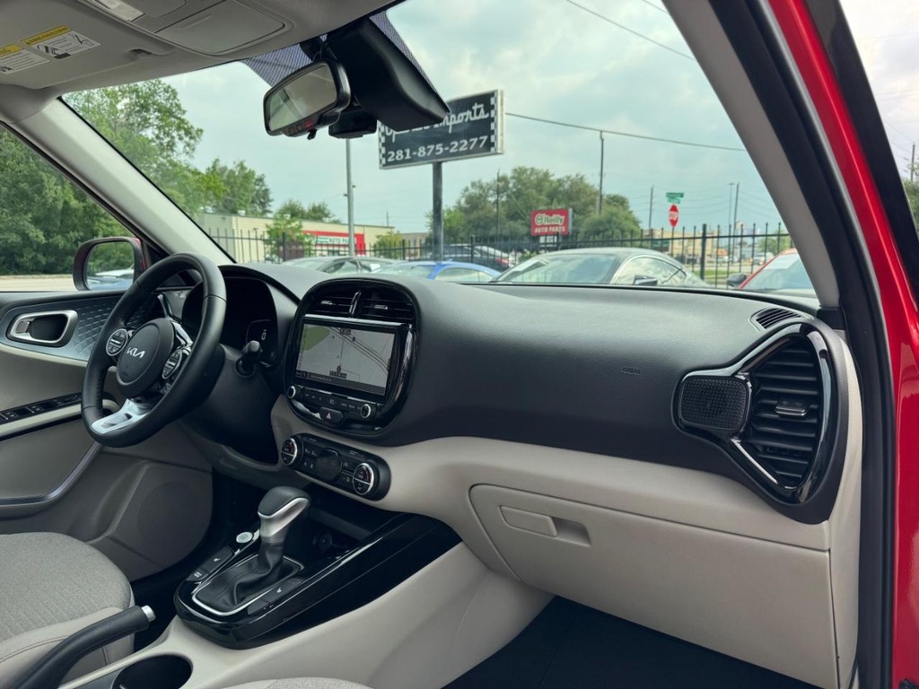 Kia Soul Vehicle Full-screen Gallery Image 13