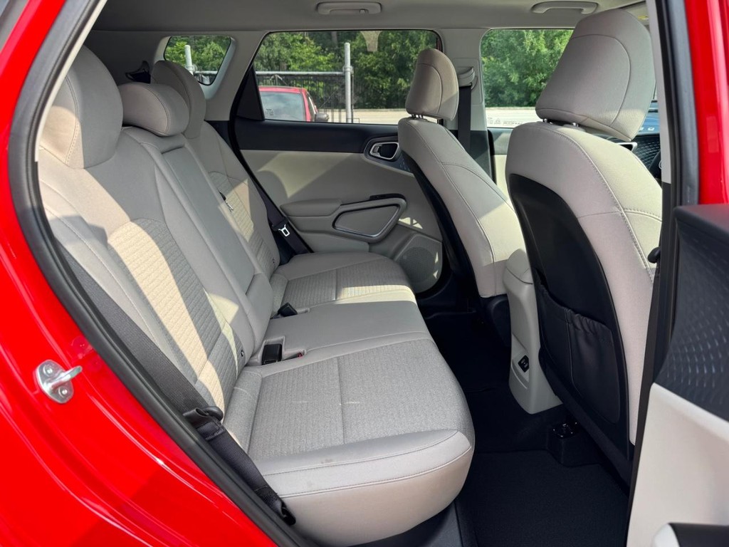 Kia Soul Vehicle Full-screen Gallery Image 16
