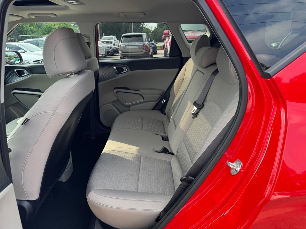 Kia Soul Vehicle Full-screen Gallery Image 18