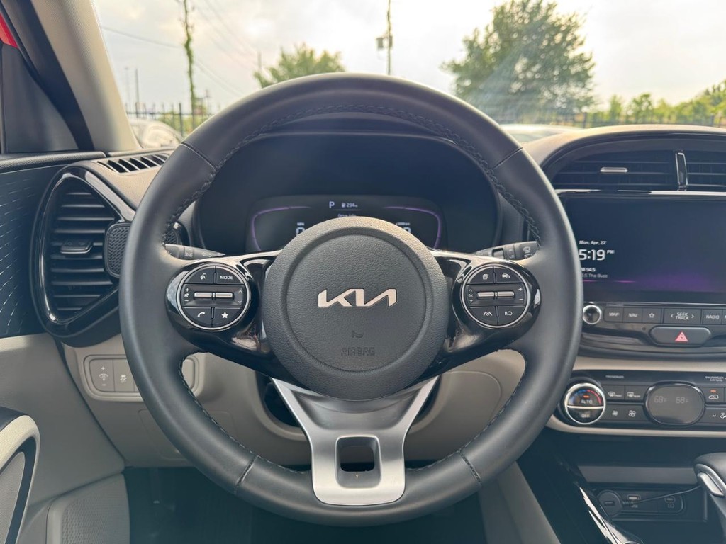 Kia Soul Vehicle Full-screen Gallery Image 20